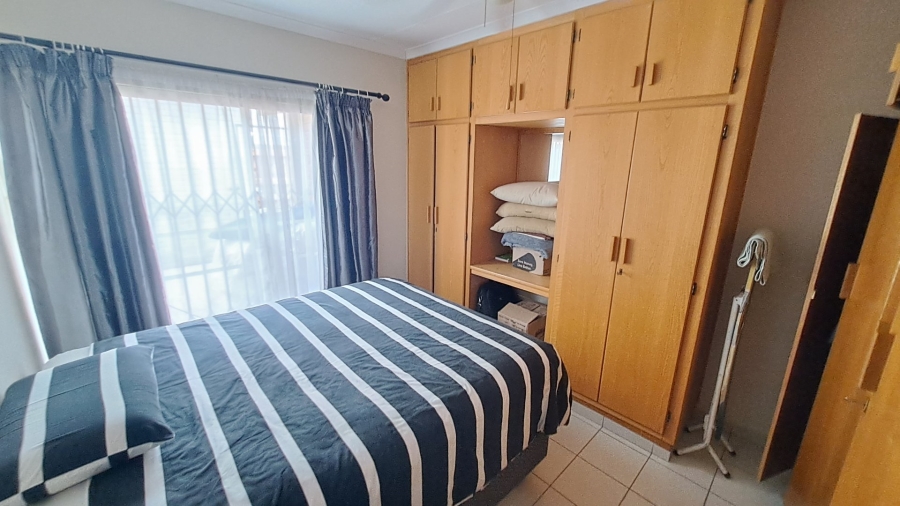 2 Bedroom Property for Sale in Langenhovenpark Free State